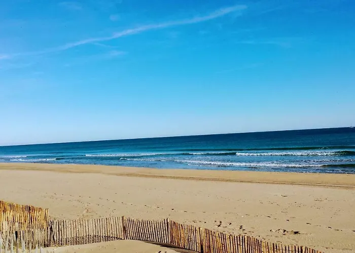 Capsexy Port Nature Marina Naturist Village * Agde